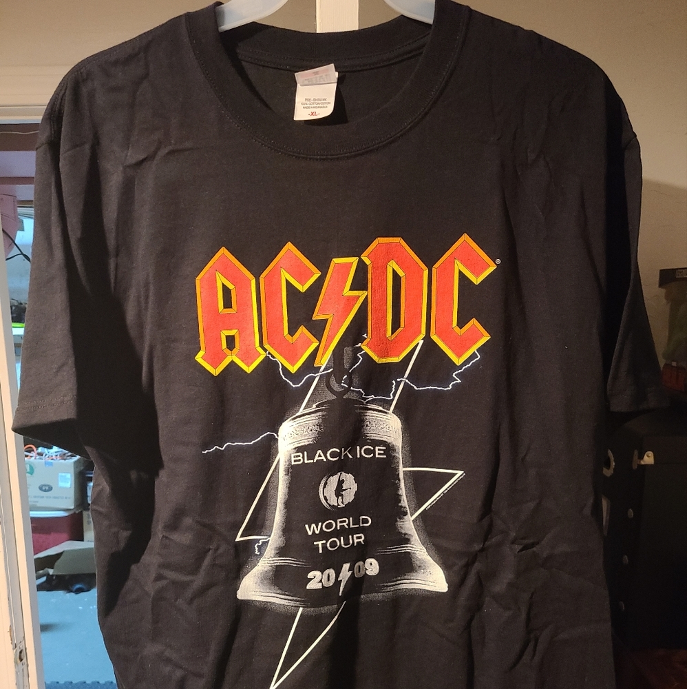 AC/DC 09 tour shirt tour with Angus Brothers